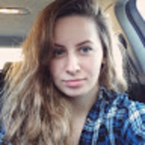 Meet your Posher, Caitlin